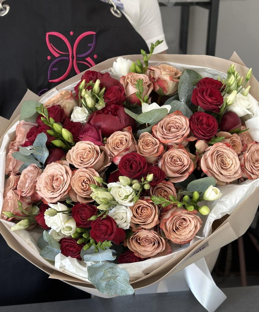 klassicheskiy-buket-lonely:-palitra-priyatnyh-emotsiy