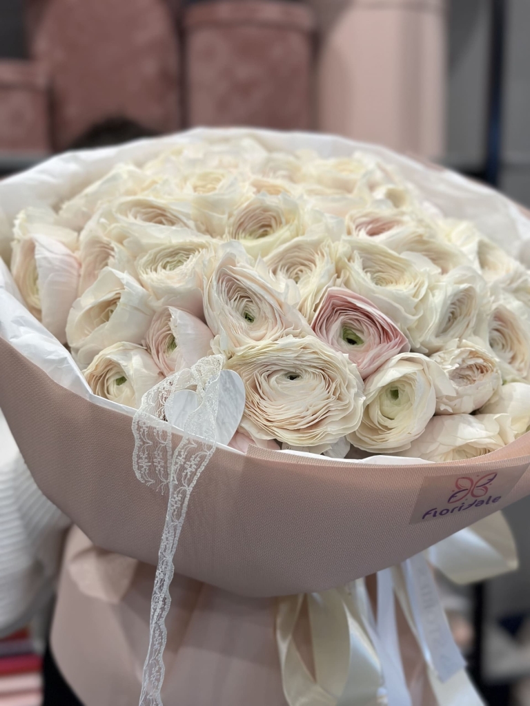 buket-ranunkulyusov-kalym:-buket,-kotoryy-govorit-bolyshe-chem-slova